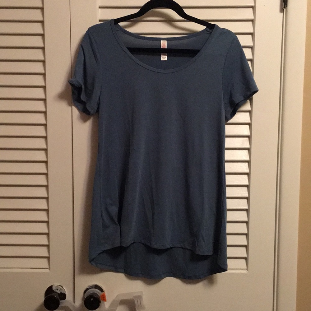 Lularoe Classic Tee Size S